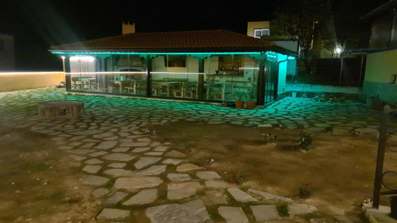 Guesthouse Nefertiti 斯莫梁 外观 照片