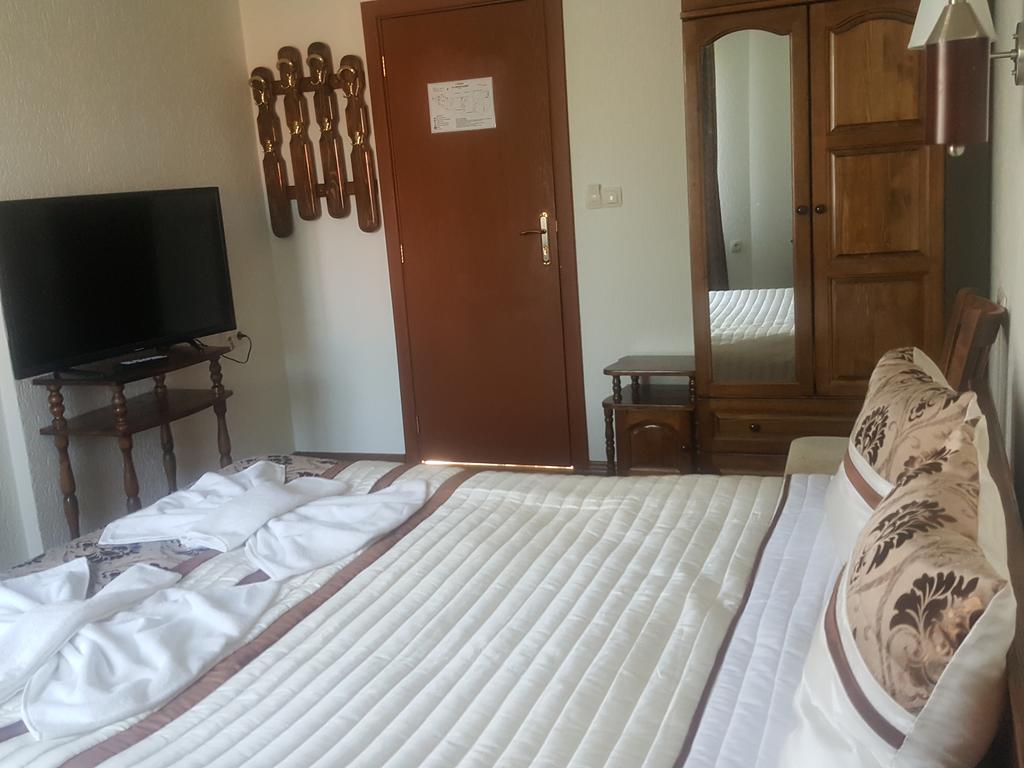 Guesthouse Nefertiti 斯莫梁 外观 照片