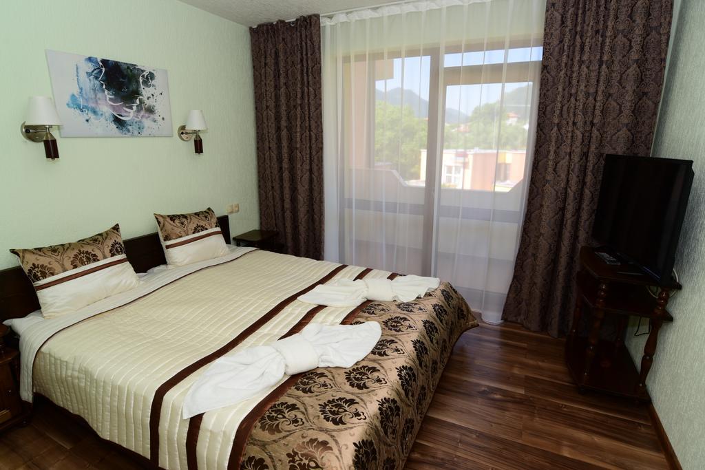 Guesthouse Nefertiti 斯莫梁 外观 照片